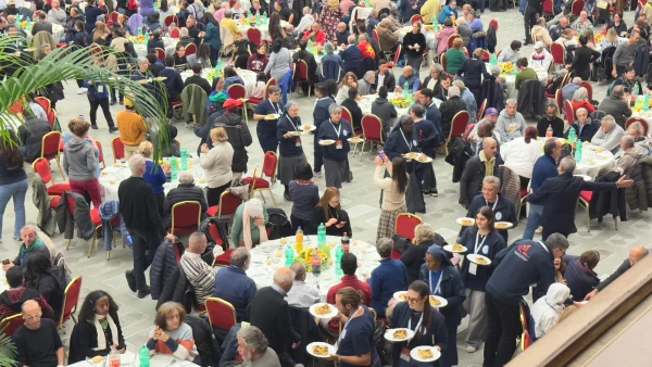 world-day-of-the-poor-meal-with-pope-leo-xiv-congregation-of-the-mission-1763301958