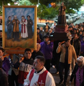 Cuatro vidas que cambiaron el mundo: la procesión que transformó el centro riojano