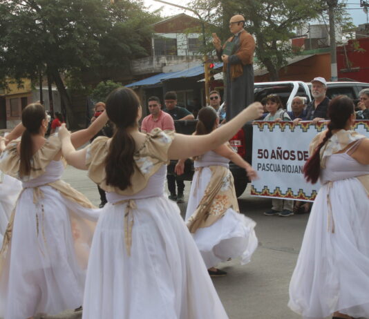 “Organizar la esperanza”: las calles de la ciudad se unieron en una caminata por los 50 años del martirio de Angelelli